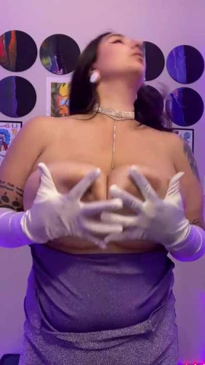 I made a fancy outfit from Goodwill! ✨