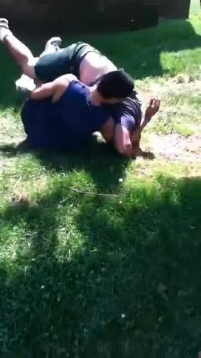 6'5 vs 5'2 fight over poptart!