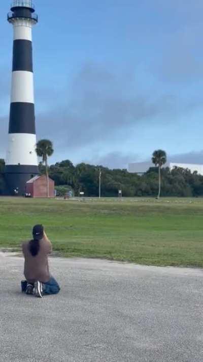 Landing of two Falcon Heavy boosters from about 1.5 miles away