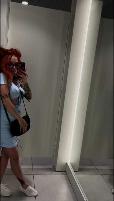 Would u like to go into the fitting room at this moment and fuck me 