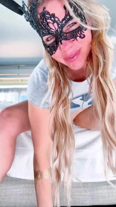 Double vag, squirting, swallowing and laughter. You want real and not fake, this is it!