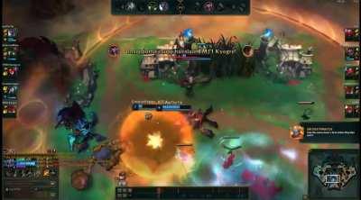 Shaco literally cannot lose the deathmatch (1v4ish)