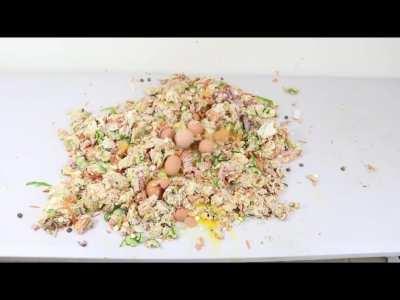 SHE DOESN’T WANNA BE A SANDWICH