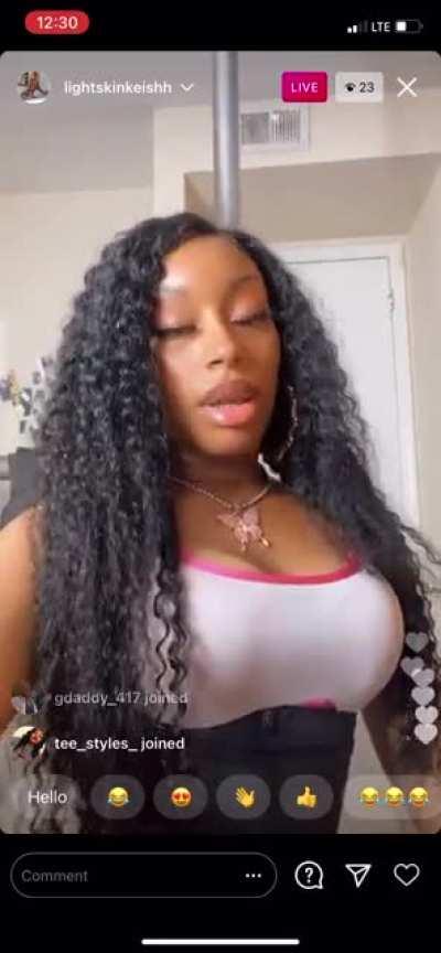 (lightskinkeishh) Lawd 🤤🍑