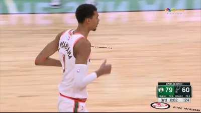 [Highlight] Victor Wembanyama takes one dribble from 3/4 court and dunks the basketball