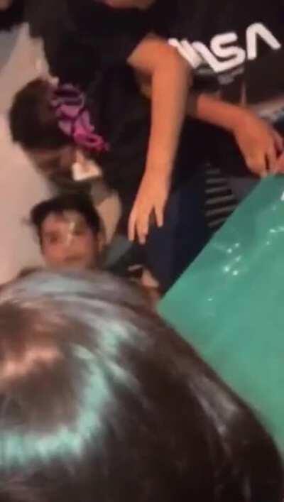 Pendejo, estúpido. Clásica mamá mexicana.