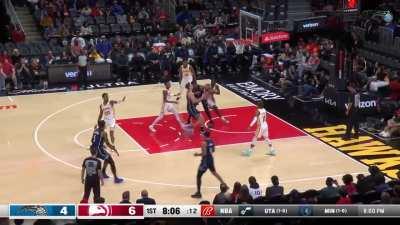 [Highlight] Sweet Franz gets to the basket and slams it home!