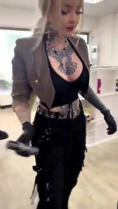 I just want a tattoo on my thigh