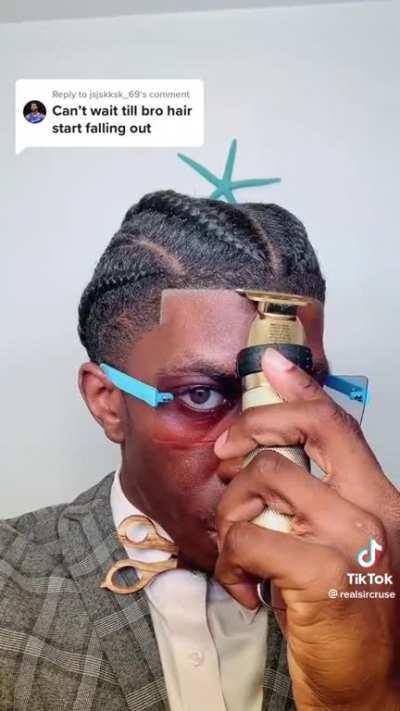 Mf had to line himself up mid sentence‼️