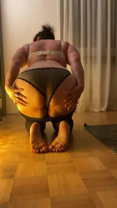 How often would you fuck me if I were your roommate? 🙈