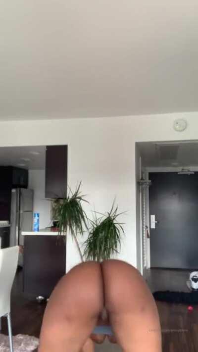 P!ssybl@ire, get her mega in comment