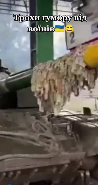 Top-up the tanks with diesel and 3 coffees please. ))