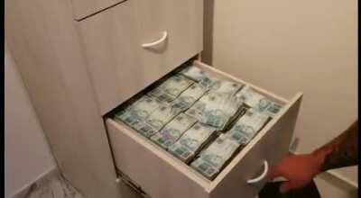 Oito milhões encontrados em gavetas. Fraude em fiscalização tributária