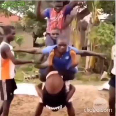 As soon as they see the enemy Le Power Rangers