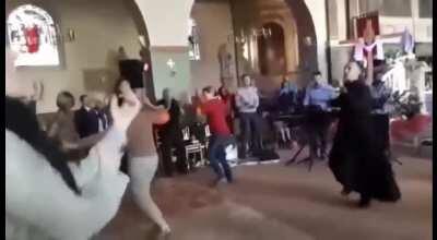 Вот умеют бороться за прихожан, доносить проповеди до людей в доступной форме