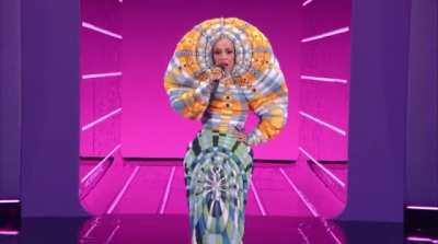 Doja kitten shades kanye what do yall think?