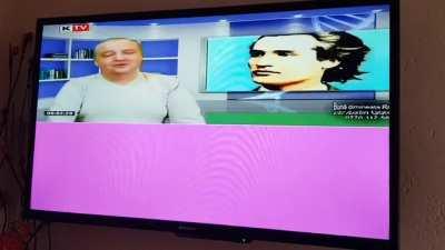 I found this disturbing romanian TV channel (sound on)