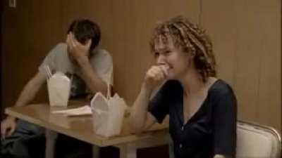 Vi que estan subiendo publicidades de mitad de los 2000, subo una que me gustaba. La mejor actuacion de la carrera de Esteban Lamothe