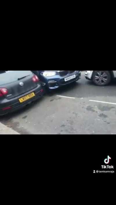 What the f**k is going on! K*rwaaaaa!