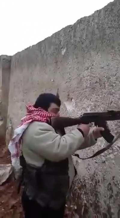 Syrian FSA Allows Soliders On The Battlefield Despite Any Mental Disabilities 