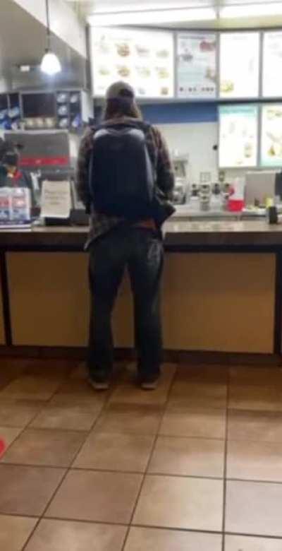 [NSFW ]man urinates on Dairy Queen counter cuz staff won't serve him without wearing a mask
