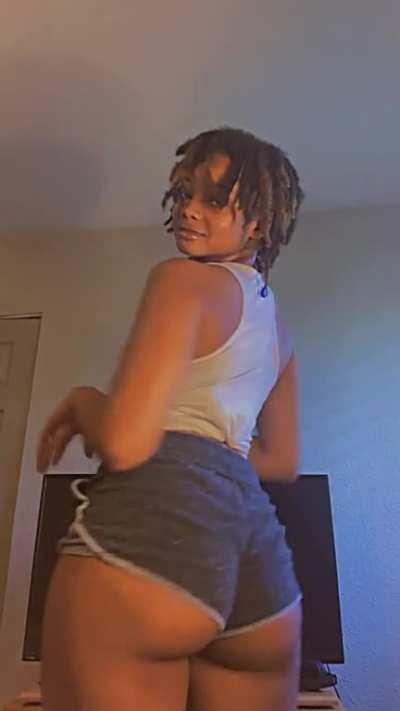 Ciara(@ciarastormxo)