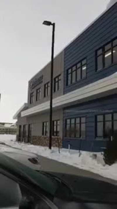 Street Pole glitches at low temperatures