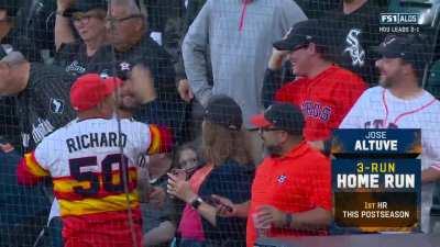[Highlight] [Highlight] Altuve meets the boos from the crowd with a 3 run bomb to make it 10-1 Astros!