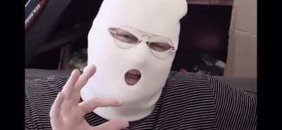 Why are you playing on a 1997 MacBook