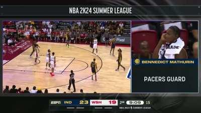 [Highlight] Ben Mathurin begins his micd up interview from the bench immediately gets subbed in