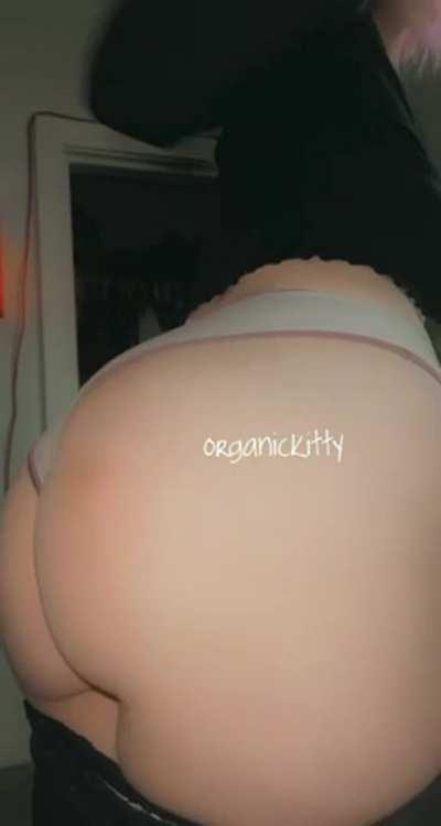 Slim on the front and thick on the back :) [stba]