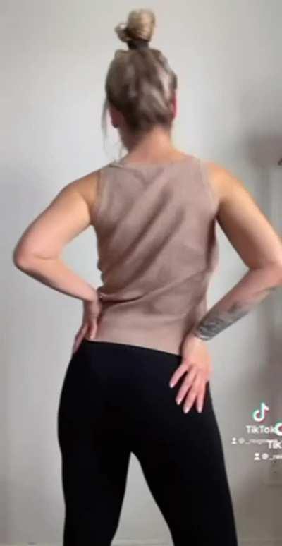 Anyone wanna bus it over to my place tonight? 🚎