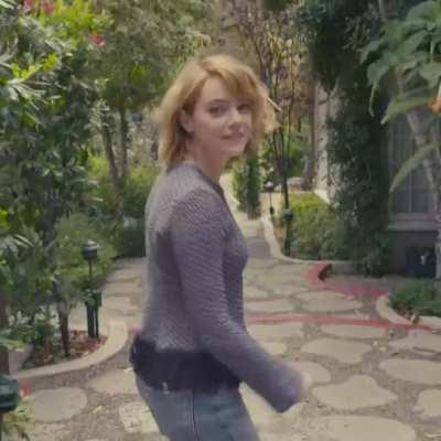 Love that Emma Stone picked the tightest jeans she could find for this interview