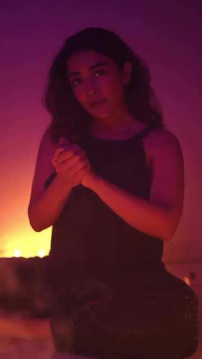 Jinal Joshi - Nude ?