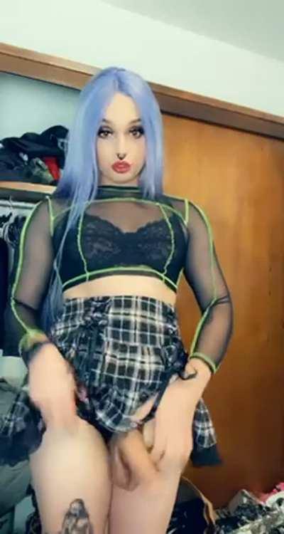 Do you like the way I shake my girl cock? 👀