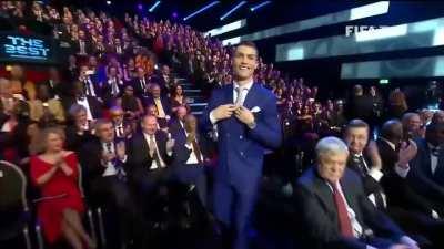 the 5 year olds after posting a picture of syphers paused face or their fingers and get 3 upvotes in 5 minutes