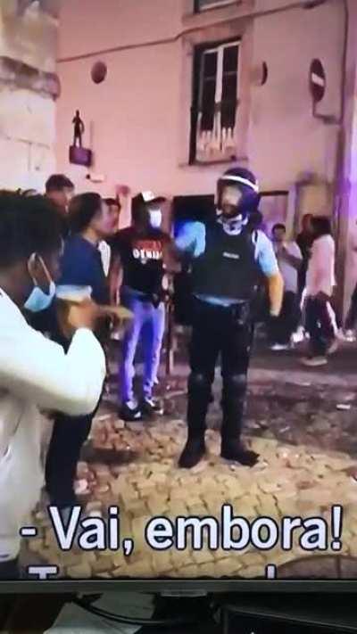 Quando mandas bocas do fundo da sala e o professor ouve