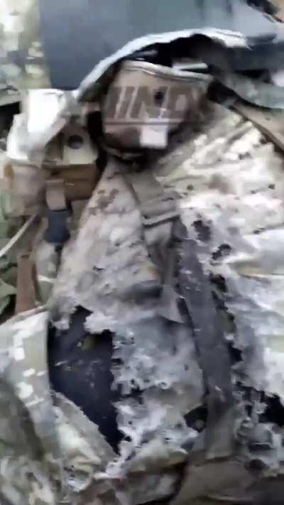 Russian soldiers kill trench fill of ukrainian soldiers