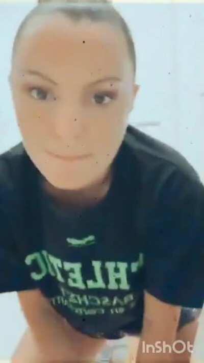 No bra, no panties. Wish I knew ppl in csi. So they freeze zoom and inhance. I think I saw a pussy slip in one of the live streams she did today.🙈🙉🙊LOL