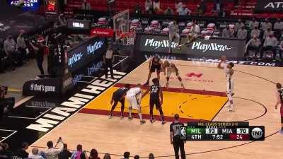 [Highlight] Heat fans count to 10 while Giannis is at the line