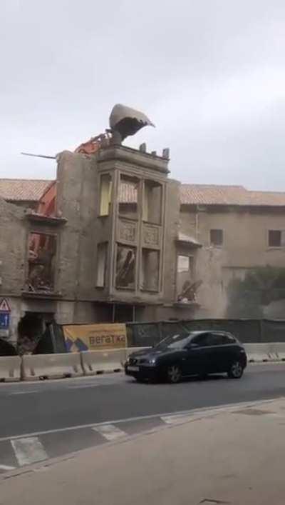 Failed demolition of a building