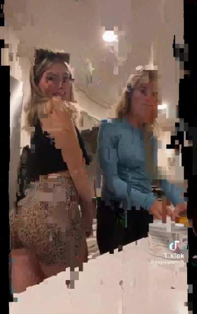 kayla shaking ass comp😵‍💫😵‍💫