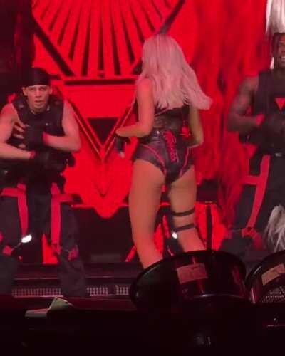 Perrie Showing Us That Ass