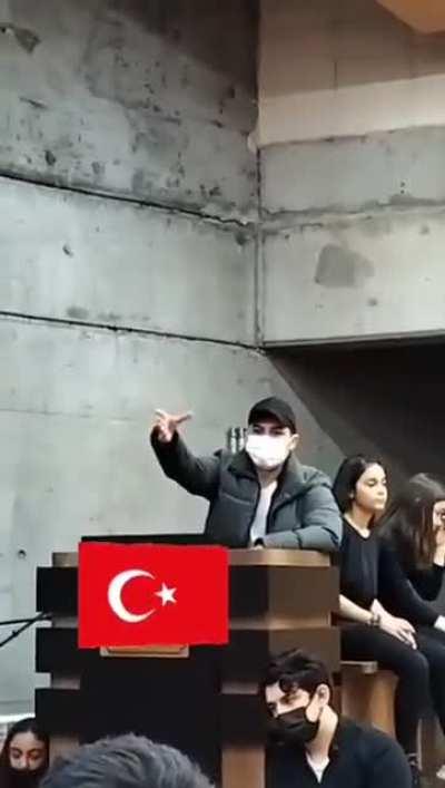 ONLARIN DOLARI VARSA BİZİM DE allahimiz VAR