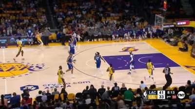 [Highlight] Matt Ryan quarterbacks in two back to back buckets included a deep 3 to force Ty Lue and the Clippers to take a time out