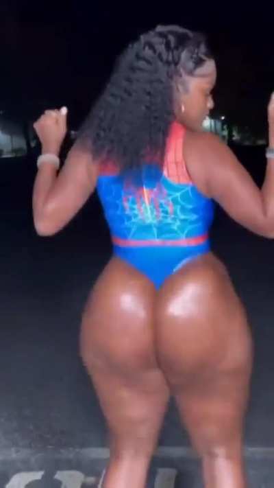 I'll fuck her in public. Let them see a real clap show. 🍑