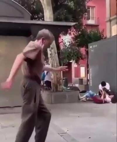 Mirage executing someone while both teammates are down