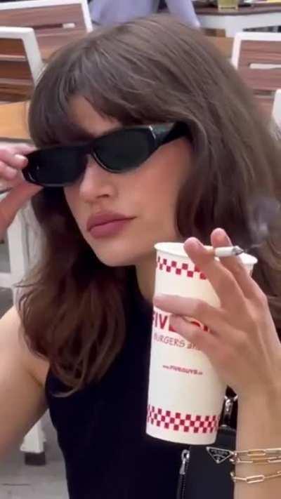 if i saw her outside like this i would hyperventilate