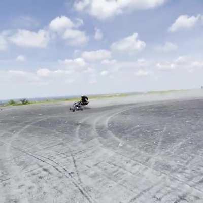 E-Toxx ripping some donuts on the Psychoframe board