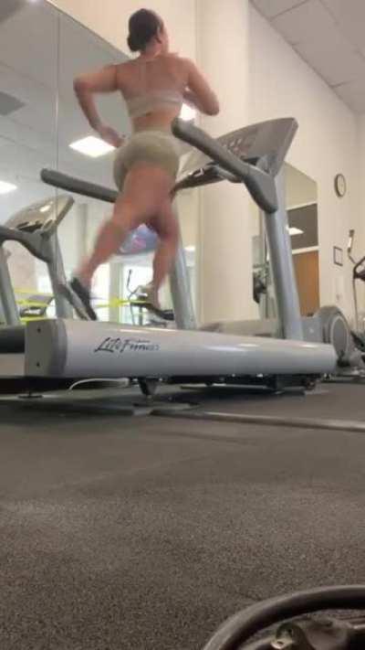 Treadmill jiggle